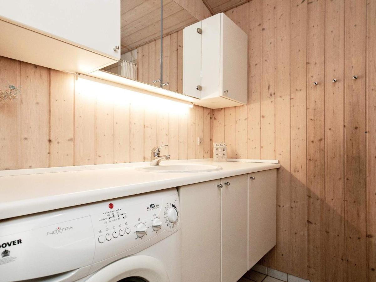 6 Person Holiday Home In Tranek R Fæbæk Екстериор снимка