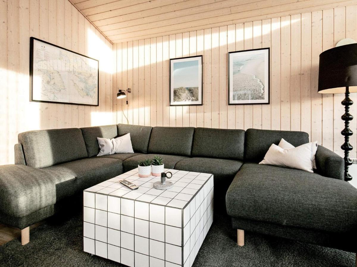 6 Person Holiday Home In Tranek R Fæbæk Екстериор снимка