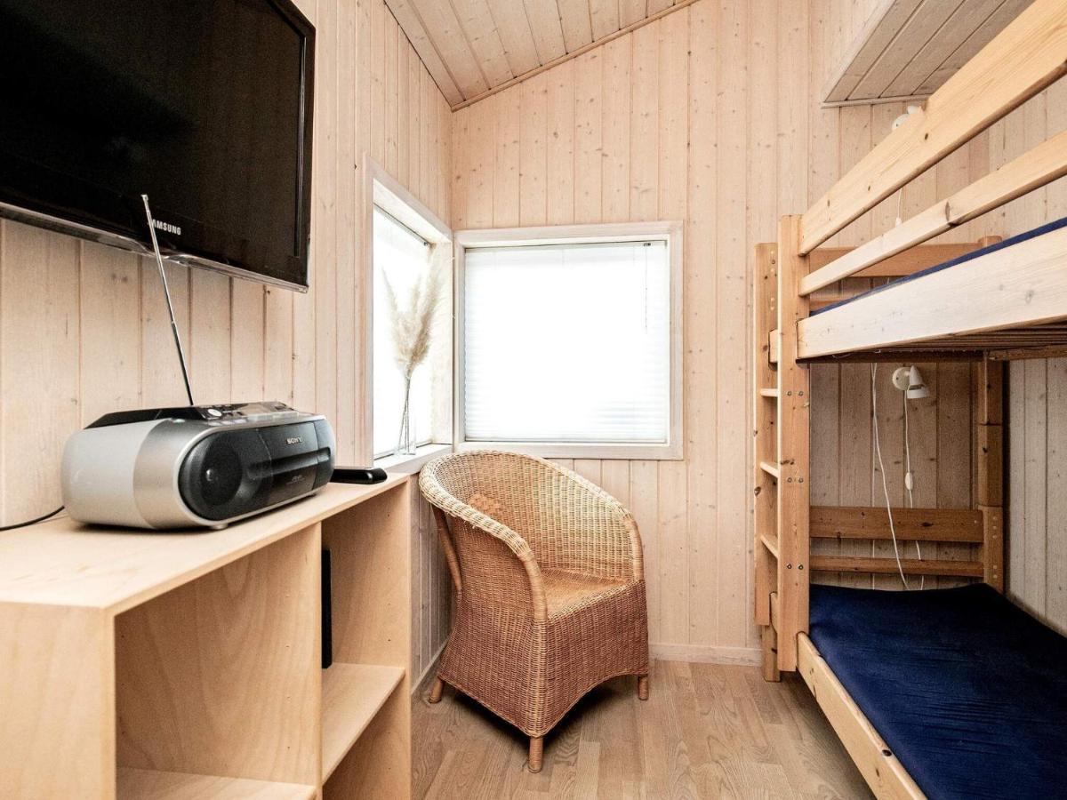 6 Person Holiday Home In Tranek R Fæbæk Екстериор снимка