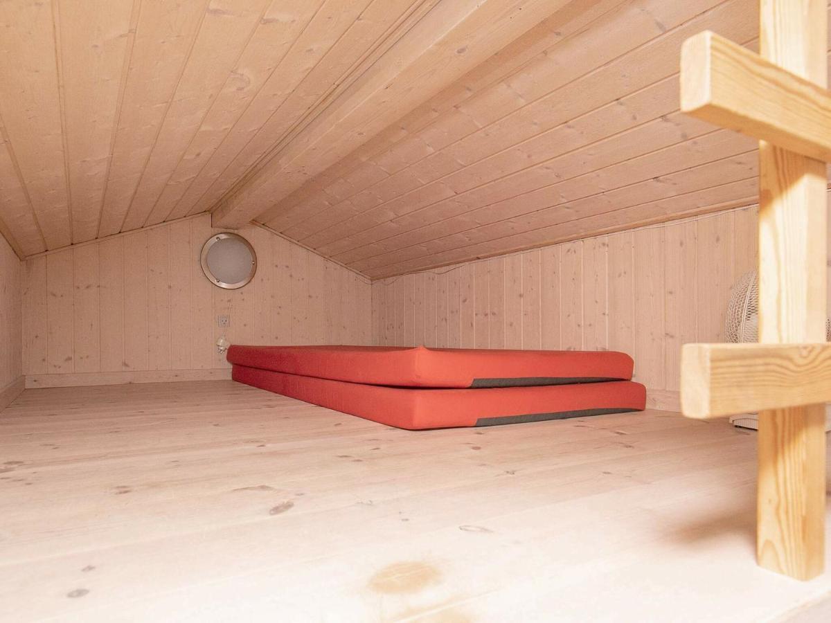 6 Person Holiday Home In Tranek R Fæbæk Екстериор снимка
